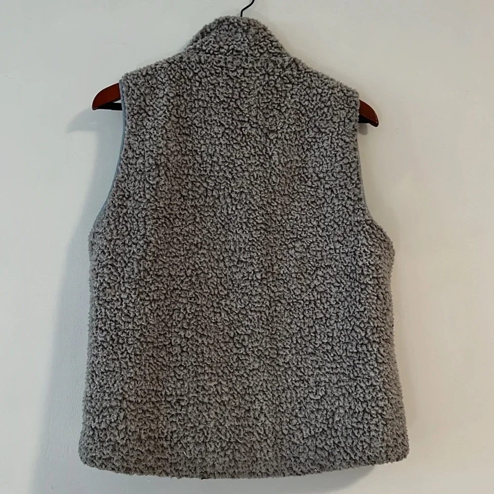 Thread and Supply Reversible Vest - Picture 5 of 8